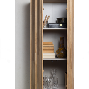 New gravure cabinet with drawer oak naturel, detail